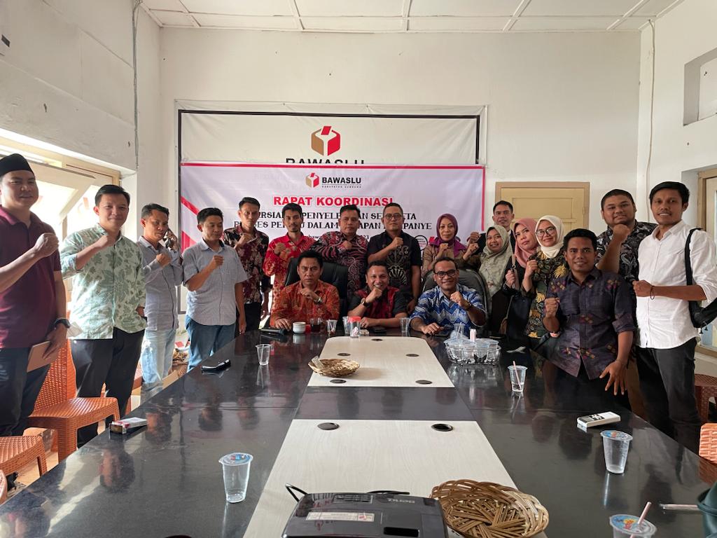 Rakoor Di Bawaslu Sumbawa Besar; Menuju Tahapan DCT. Bawaslu Matangkan Persiapan Penyelesaian Sengketa Proses Pemilu 2024.