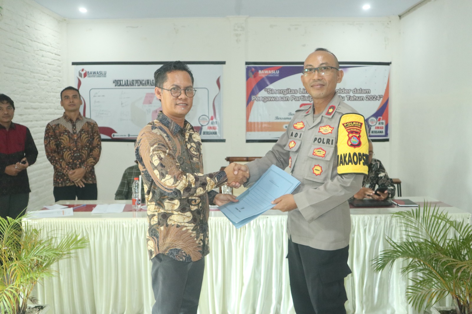 Bawaslu Lombok Utara Gelar Penandatanganan Dan Deklarasi Bersama Pengawasan Partispatif Pemilu 2024