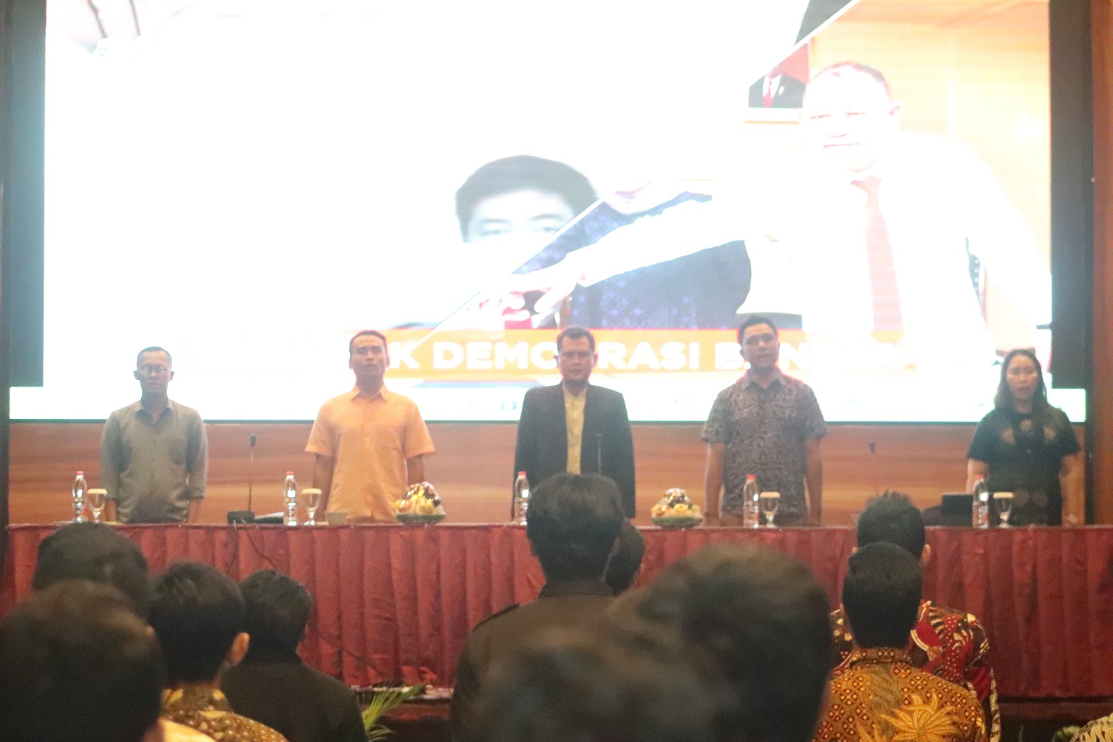 Baliho Atau Alat Peraga Masih Bertebaran, Ketua Bawaslu NTB Itratip; Imbau Tingkatkan Koordinasi Dengan Para Pihak