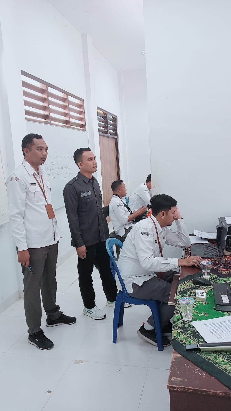 Awasi Pelaksanaan Test CAT 117 Orang Calon Anggota Panitia Pemilihan Kecamatan (PPK)- Ketua Bawaslu KLU Pastikan Sesuai Regulasi