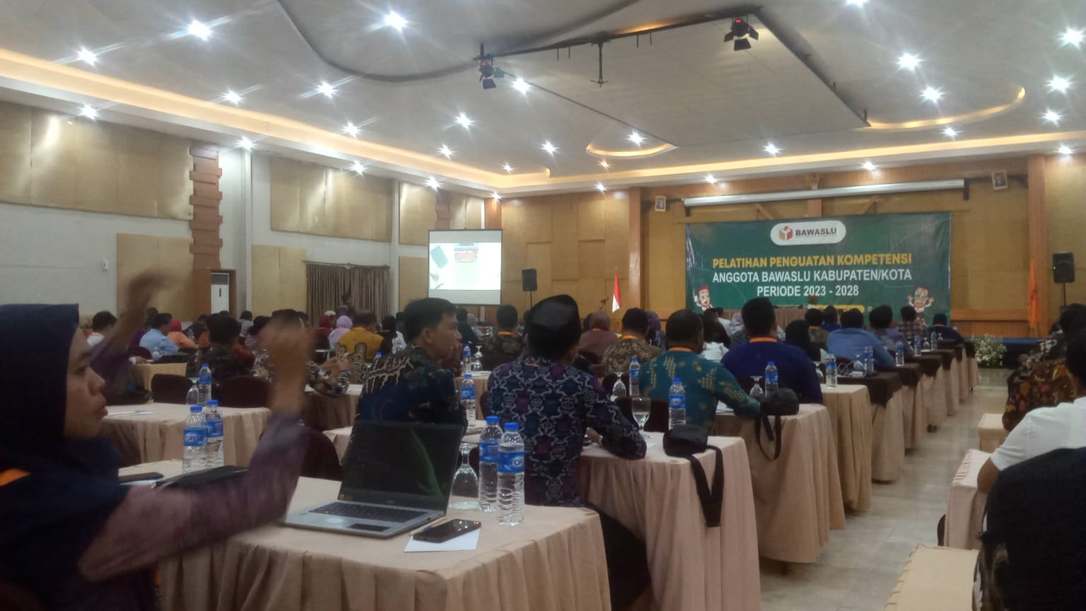 Bawaslu KLU Hadiri Pelatihan Penguatan Kompetensi