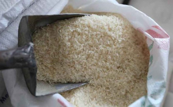 Bagikan Beras Aspirasi, Dewan KLU Jadi Sorotan Bawaslu